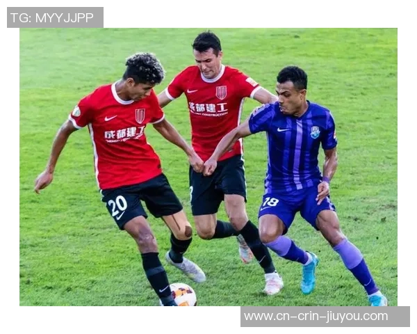 李扬两次失误断送好局！盯人不紧，踢人送点，蓉城球员团体不满